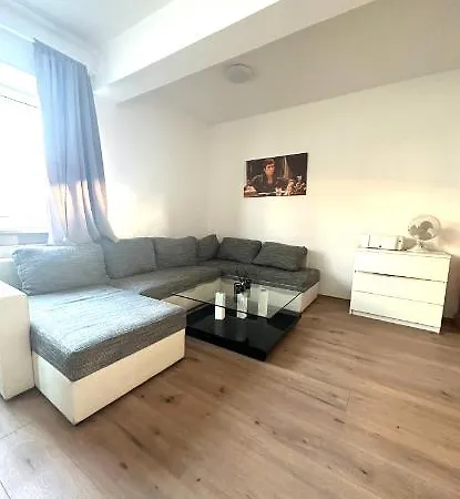 3 Bed Luxury High End 5 Min Walk To Oktoberfest *